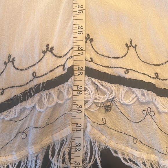 La Moda White/Black Long Sleeve Embroidered Fringed Hem Short Dress/Beach Cover - Picture 14 of 16